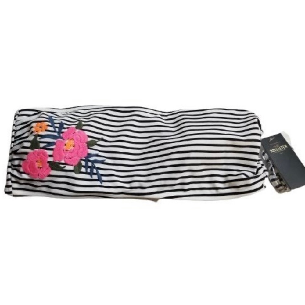 Strapless bikini top by Hollister NWT black & white with detachable straps swim
